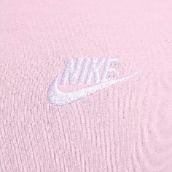 NEW NIKE SPORTSWEAR CLUB T-SHIRT - Pink with embroidered Swoosh logo - Picture 2 of 9